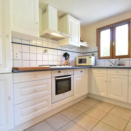 Casa vacanze Holiday In Montcl Ra With Sunny Garden Playground Equipment And Private Pool *