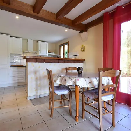 Casa vacanze Holiday In Montcl Ra With Sunny Garden Playground Equipment And Private Pool Montcléra