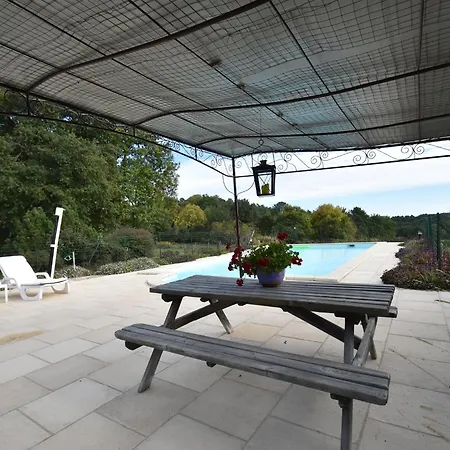 Casa vacanze Holiday In Montcl Ra With Sunny Garden Playground Equipment And Private Pool Montcléra