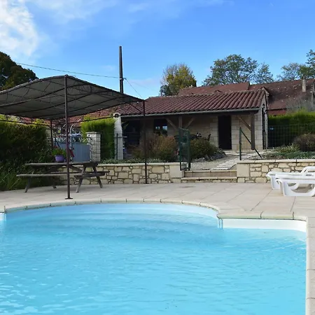 Casa vacanze Holiday In Montcl Ra With Sunny Garden Playground Equipment And Private Pool Montcléra