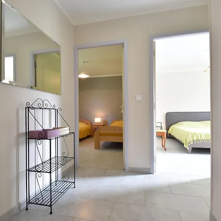 Casa vacanze Holiday In Montcl Ra With Sunny Garden Playground Equipment And Private Pool Montcléra