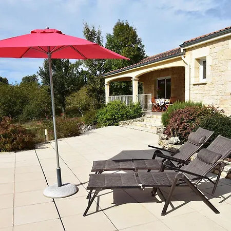 Casa vacanze Holiday In Montcl Ra With Sunny Garden Playground Equipment And Private Pool *