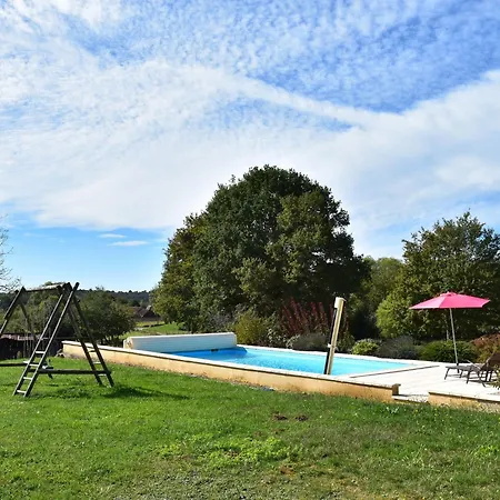 Casa vacanze Holiday In Montcl Ra With Sunny Garden Playground Equipment And Private Pool *